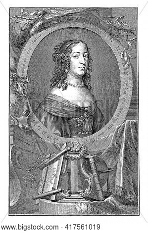 Portrait of Amalia in an oval with edge lettering. A number of allegorical objects surround it.