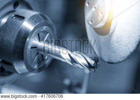 The Flat End Mill Tool Type Regrinding Process. The Cnc Milling Cutting Tool Sharpening  Process Wit