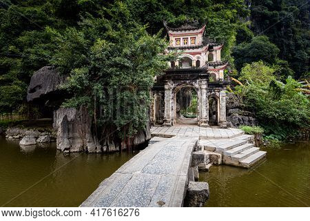 Bich Dong Pagoda Tam Coc