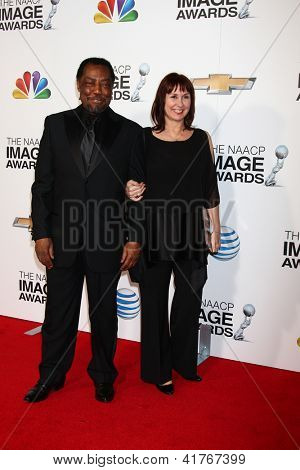 LOS ANGELES - JAN 31: Jim Reynolds, żona Lissa Reynolds przybywa 44 NAACP Image Awards w t