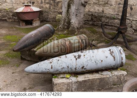 Various Shells Of The Ship's Guns. Large-caliber Shells For The Main Guns Of Ships Of The 40s.