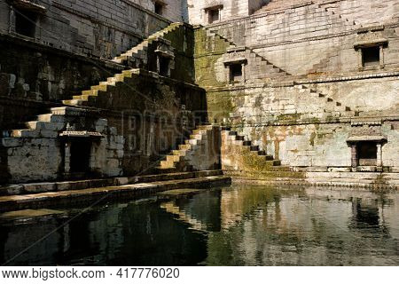 Toorji Ka Jhalra Bavdi stepwell. Jodhpur, Rajasthan, India