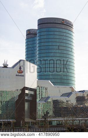 Utrecht, The Netherlands - 25 Feb, 2021: Headquarters Of The Rabobank Building In Utrecht With Refle