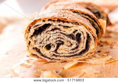 Poppy Strudle