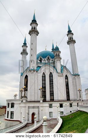 Modern mosque