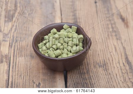 pellets of hops