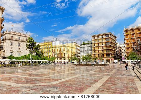 VALENCIA, SPAIN - SEPT 10: Square of Saint Mary's and fountain Rio Turia.