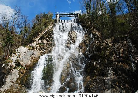 Cascate Di Crosis