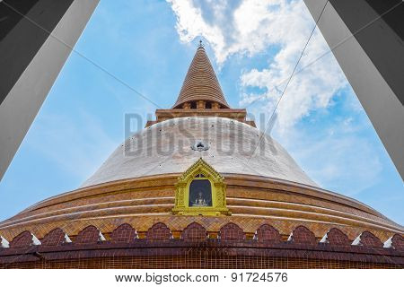 Phra Pathom Chedi At Nakhon Pathom, Thailand.