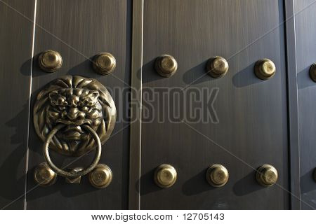 puerta del templo chino