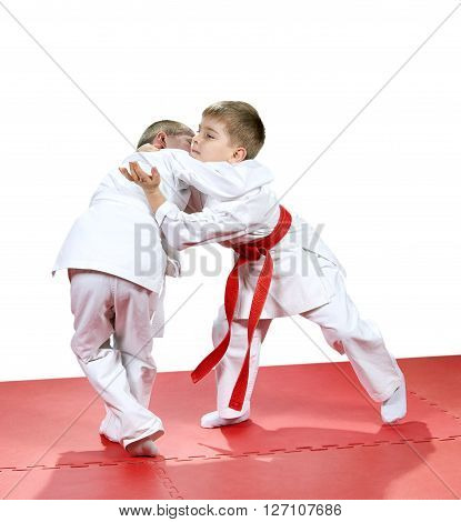 Capture for the throw are doing little athletes