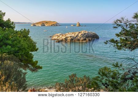 Summer seascape. Gargano coast: bay of Vieste.-(Apulia) ITALY-Portonuovo