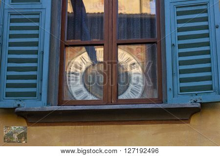Clock reflection in the window - Clusone
** Note: Visible grain at 100%, best at smaller sizes