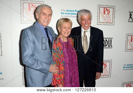 LOS ANGELES - APR 24:  Peter Mark Richman, Peter's wife, Dick Van Dyke at the Professional Dancers Society's Gypsy Awards Luncheon at the Beverly Hilton Hotel on April 24, 2016 in Beverly Hills, CA