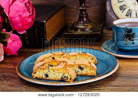 Kantuchchi with Almonds and Raisins, Biscotti Studio Photo