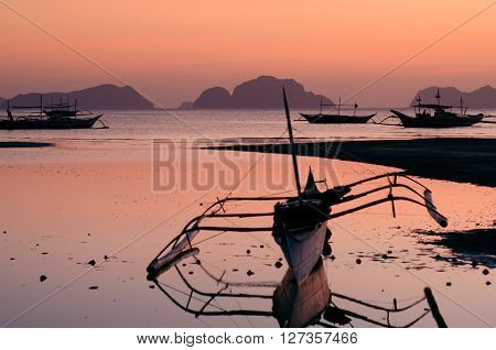 banca on the bay in el nido palawan philippines
** Note: Soft Focus at 100%, best at smaller sizes