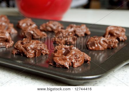 Cookie-Teig auf Tablett