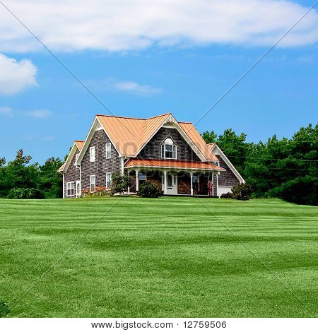 บ้านหรูที่ มีลานด้านหน้าสวยงามในช่วงฤดูร้อน