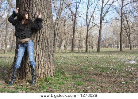 Jovem mulher bonita no Parque
