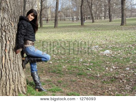 Jovem mulher bonita no Parque