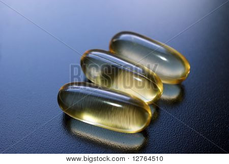 Capsules d'huile de trois poisson