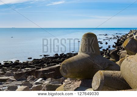 Helgoland Sea Breakwater, Wavebreaker