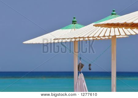 열 대 해변 휴식