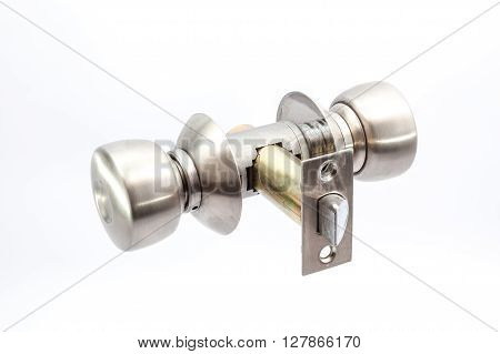 an tubular lock to install it in an wooden door