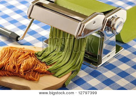 Farvede pasta hjemmelavet