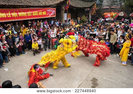 Bac Ninh, Vietnam - Jan 31, 2017: Dong Ky Traditional Spring Festival, A Special Ritual Of The Dong 