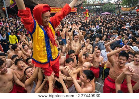 Bac Ninh, Vietnam - Jan 31, 2017: Dong Ky Traditional Spring Festival, A Special Ritual Of The Dong 
