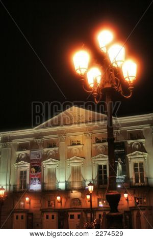 Madrid-Theater bei Nacht