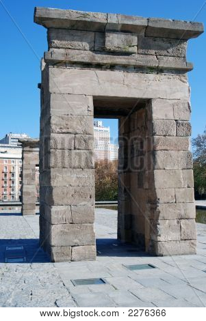 Debod วัด
