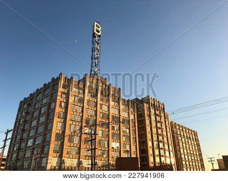 Los Angeles,Az,USA - 11,25,2017. Bendix Building the rooftop sign in the fashion district of Los Angeles. The three-sided sign was relit in 2003. The  Building is one of Los Angeles's historic sites.