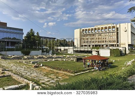 Stara Zagora, Bulgaria - August 5, 2018: Regional Library And Ruins Of Roman City Augusta Traiana In