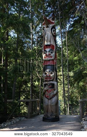 Nature Native Totem Poles Statues Trees Greenery