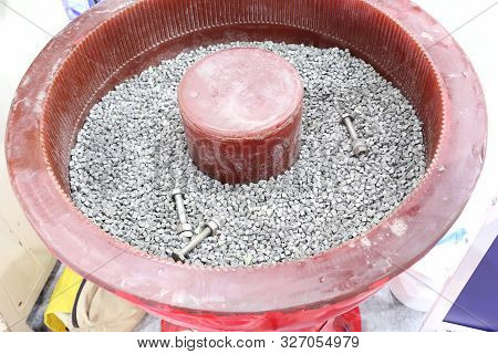 The Barrel Finishing  Machine :abrasive Media, Work Pieces, Compound And Water Are Loaded Into Barre