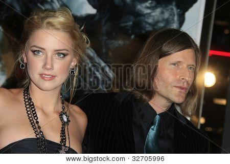 LOS ANGELES - 5 NOV: Amber Heard alla premiere di Beowulf su 5 novembre 2007 a Westwood, California
