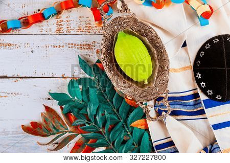 Traditional Symbols Jewish Festival Of Sukkot Etrog, Lulav, Hadas, Arava Praying Book Kippah Tallit 