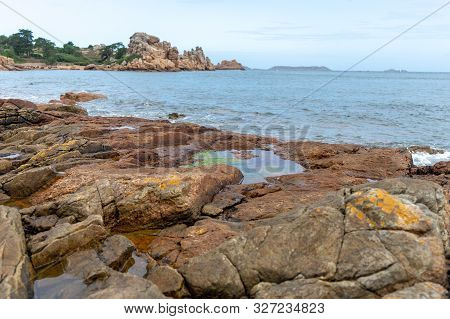 Rose Granit Sea Shore In Britanny Travel And Hiking
