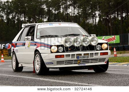 Leiria โปรตุเกส - 20 เมษายน: Jorge Carvalheiro ไดรฟ์ Lancia Delta Integrale ในช่วงหนึ่งวันของ Ral