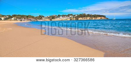 Fully Equipped Modern Spanish City Beach Sagaro , Girona, Spain