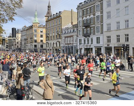 Copenhagen, Denmark - September 16, 2018: Runners At The Half Marathon  In The Starting Area Of Oste