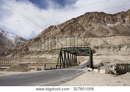 View Landscape With Road Bridge Crossing Sindhu River At Diskit - Turtok Highway And Pangong Lake Ro