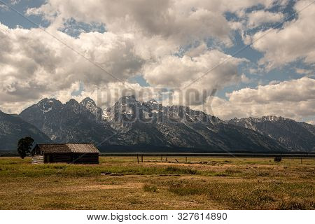 Mormon Home By The Mountain