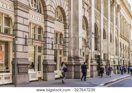 London. May 21 2019. Threadneedle Street Outside The Bank Of England In London