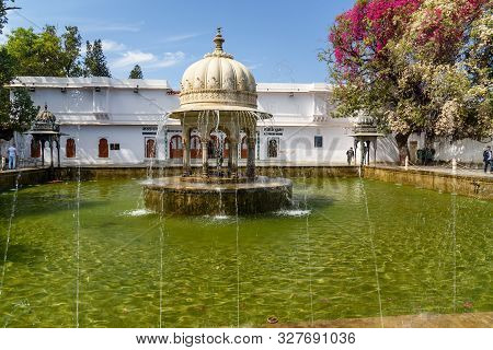 Udaipur, India - February 17, 2019: Fontain In Saheliyon Ki Bari Gardens Or Courtyard Of The Maidens