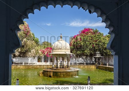 Udaipur, India - February 17, 2019: Fontain In Saheliyon Ki Bari Gardens Or Courtyard Of The Maidens