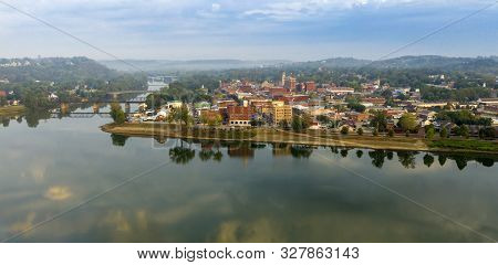 A Scenic Byway Feeds Tourists Into The Downtown Area In The Settlement Called Marietta In Ohio State