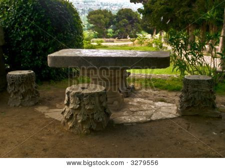 Stone tabel